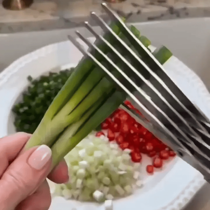 ✂️ 5-Blade Herb Scissors – Chop Fresh Herbs Faster Without A Knife